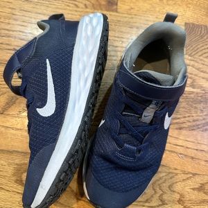 1Y Nike sneakers